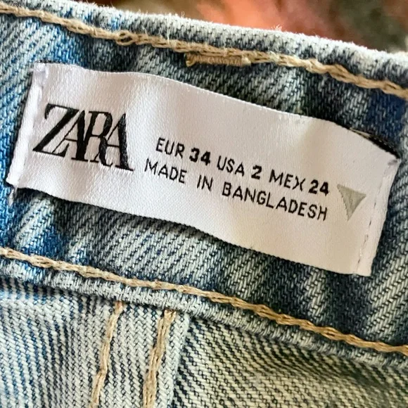 Zara Straight Leg High Rise Button Fly Ripped Ankle Jeans in Light Wash Sz 2 - Picture 7 of 8
